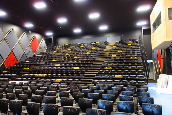 Aranui High School Retractable Seating 2 FitMaxWzYwMCw2MDBd